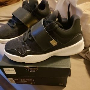 Air Jordan J23 BG Black & Metallic Gold